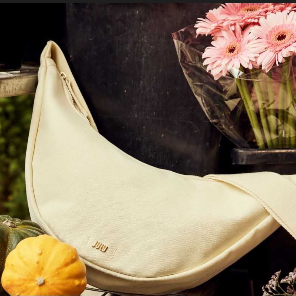 July Everday Crescent Bag Natural BNWOT